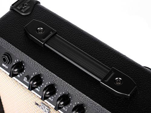 Foix GM215-Black Комбоусилитель для электрогитары.
